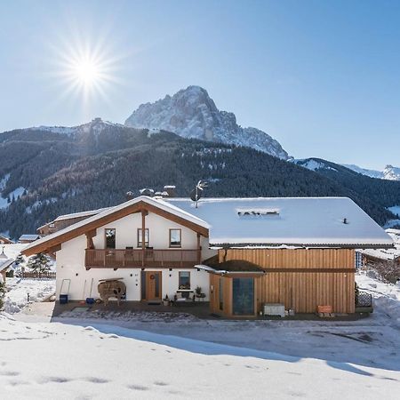 Villa Solinda App Rossini Selva di Val Gardena Exterior photo