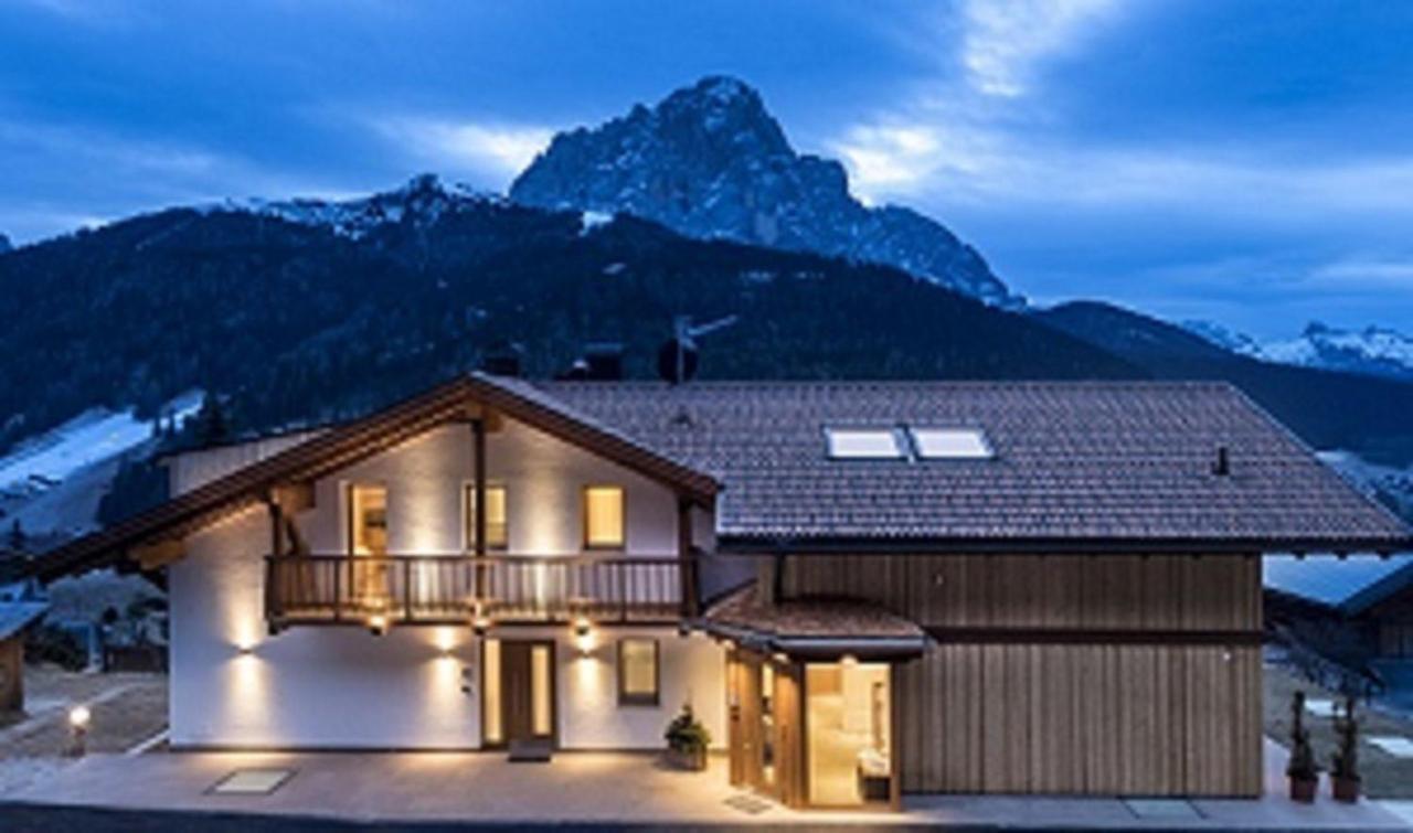 Villa Solinda App Rossini Selva di Val Gardena Exterior photo